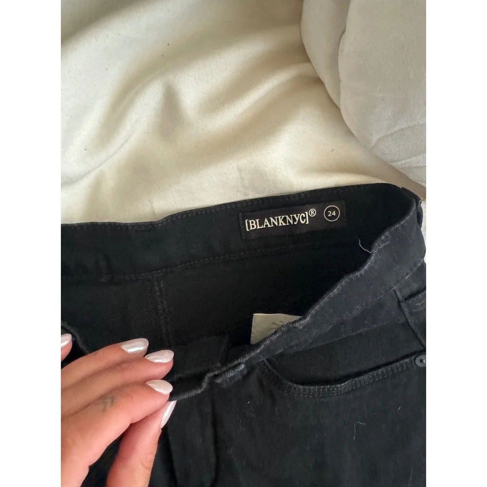 Blanknyc Women's Black Raw Hem Asymmetrical Cut Off Mini‎ Denim Skirt Size 24